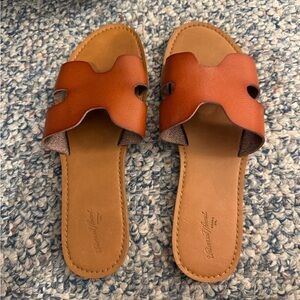 Universal Thread Brown Slide Sandals